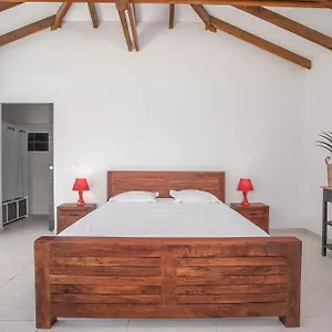 Pom 1, Piscine, à 5 Min Des Plages Villa
